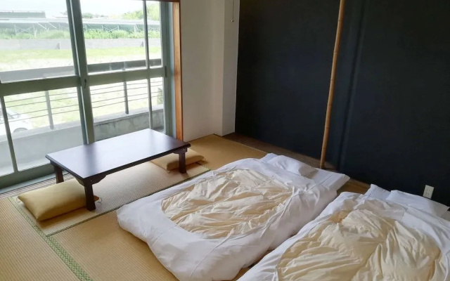 J-Hoppers Lake Biwa Guesthouse