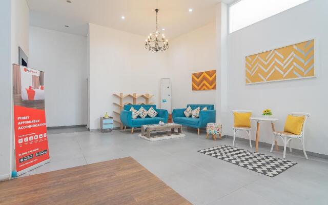 RedDoorz Premium @ Hotel Hebat
