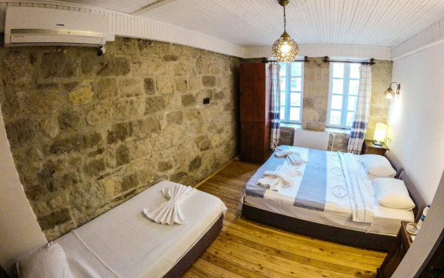 Zeushan Kucuk Otel