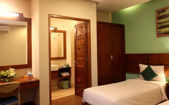 The Green Zhurga Suites