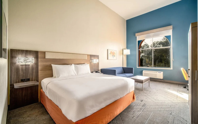 Holiday Inn Express & Suites Phoenix - Mesa West, An Ihg Hotel