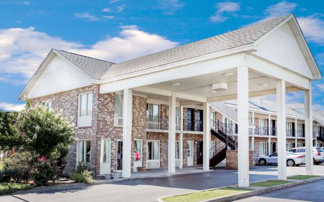 Days Inn by Wyndham Manning
