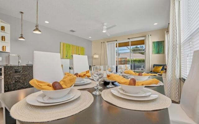 1511retreat 3 Bedroom Townhouse by Redawning