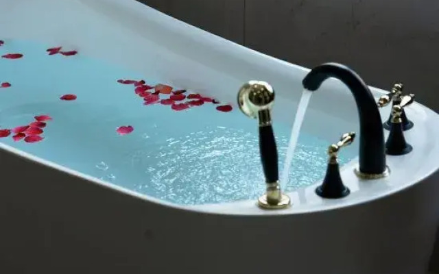 Tengchongxi Water Garden Hot Spring Homestay