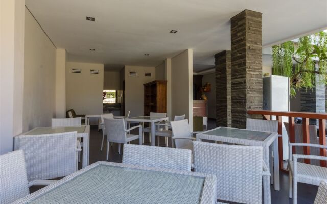 RedDoorz Plus @ Troppozone Legian