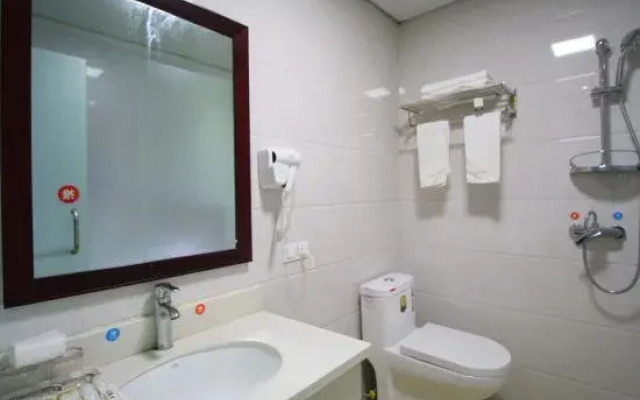 Changshun Holiday Hotel