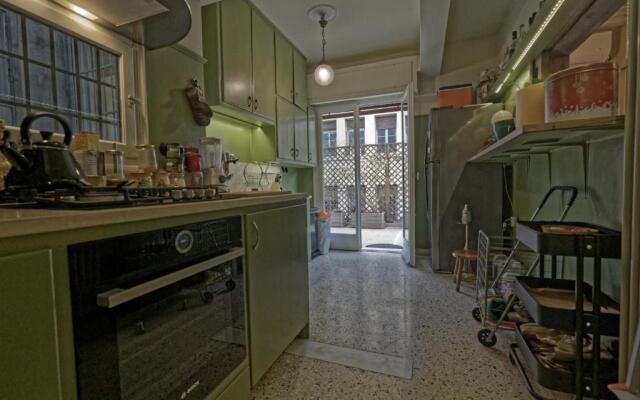 Athens noir: 1920s vibe on the East Mediterranean