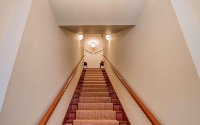 St. George Street Apartment