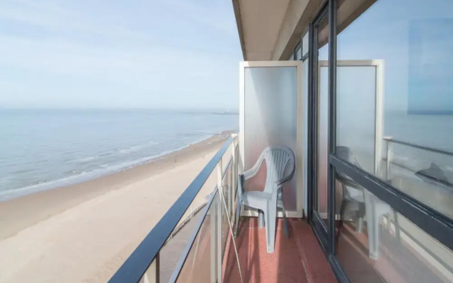 Posh Apartment With Racecourse View