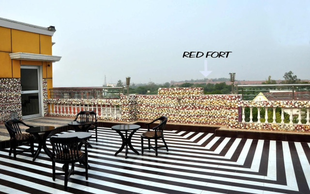 Foxoso Taj View Hotel