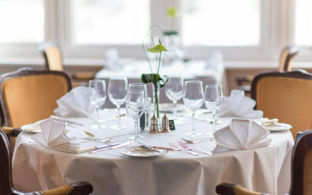 The Victoria Hotel & Source Spa