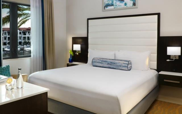 Naples Bay Resort Naples 1, 2 And 3 Bedroom Condos