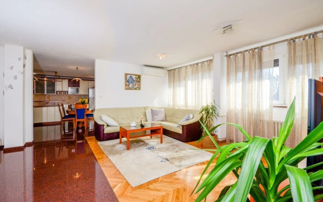 Apartment Snjezana