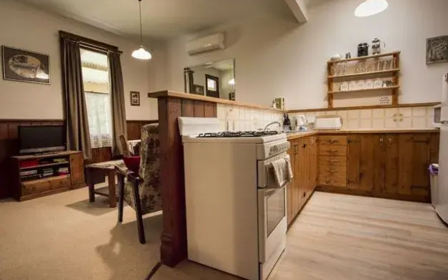 Indian Creek Suites