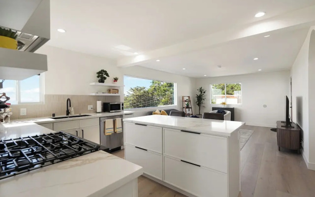 Oceanview Sunset View 3BR Luxe Home Yard