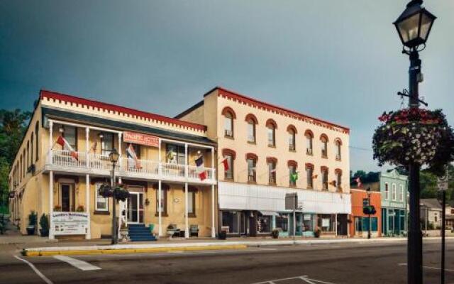 Pacific Hotel Bayview Cottages