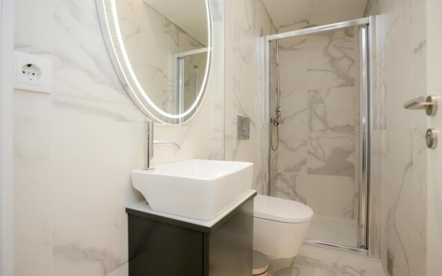 Sea Side Luxury Apartment