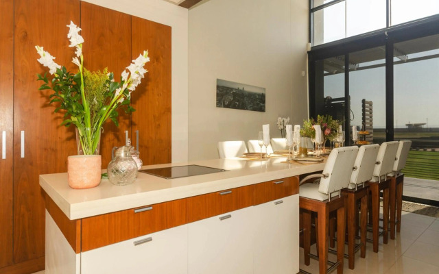 Quayside Waterfront Apartment