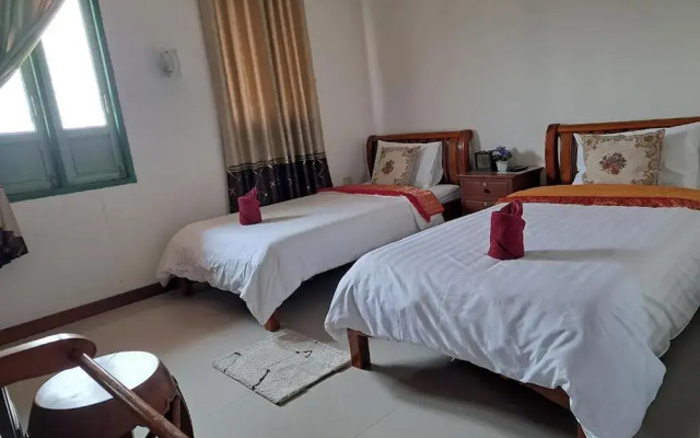 Ruenthai Ayutthaya Resort And Restaurant