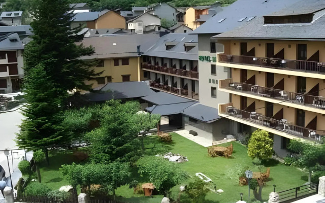 Hotel Saurat