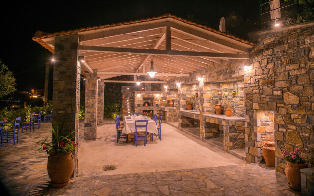 Maria Plomari Apartments