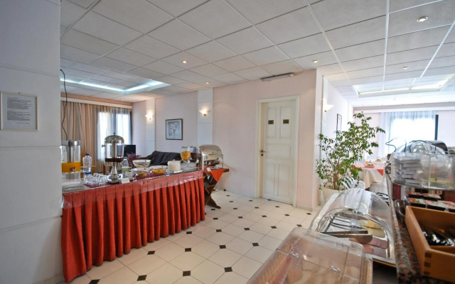 Coronis Hotel