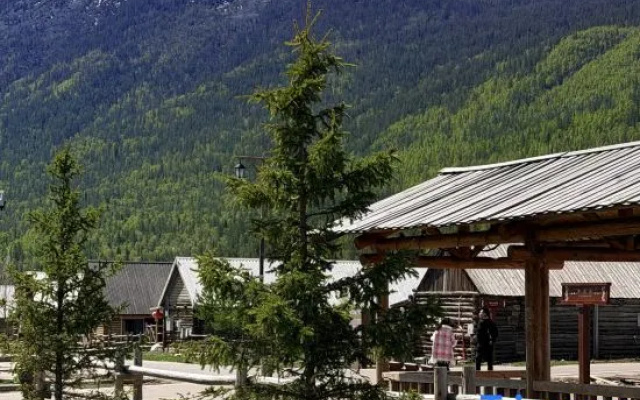 Anlan · Katenggeer · Anlan Snow Mountain View Garden Homestay (Xinjiang Kanas National Geopark) – Outside – Altay