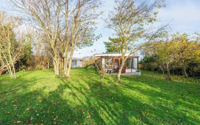 Stunning Bungalow Near Beach