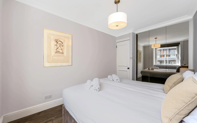 10 Curzon Street Apartments by Mansley