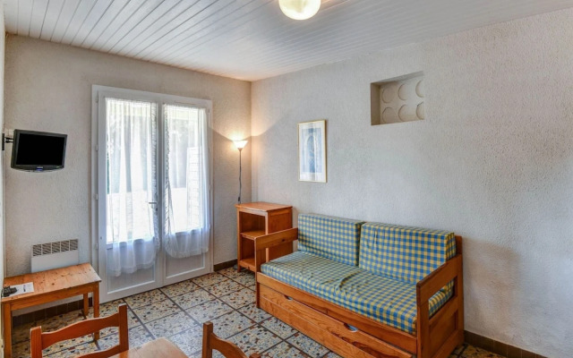 Holiday Home With Pool in Saint-savinien