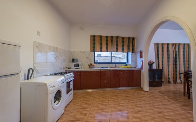 Getawaysmalta - Fleur 3-bedroom Apartment in Sliema