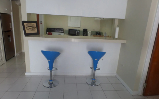 Skyclub Beach Suite at Mobay Club