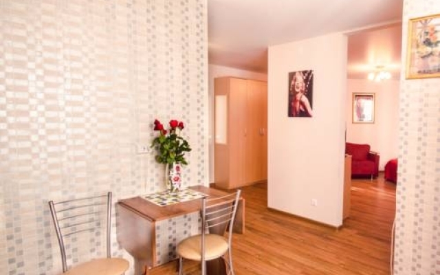 Etazhi Apartments At Soyuznaya