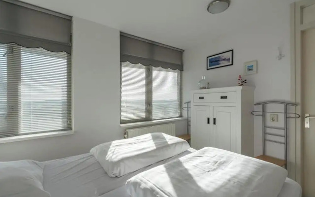 Lovely Apartment Beachside With Balcony