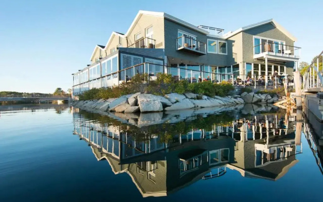 The Boathouse Waterfront Hotel & Marina