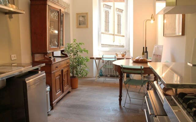 Trevi Fountain 2BR Apartment