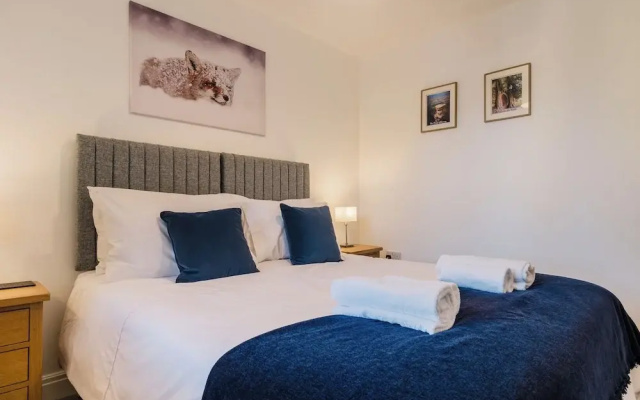 Charming 2 Bedroom Home in the Cotswolds