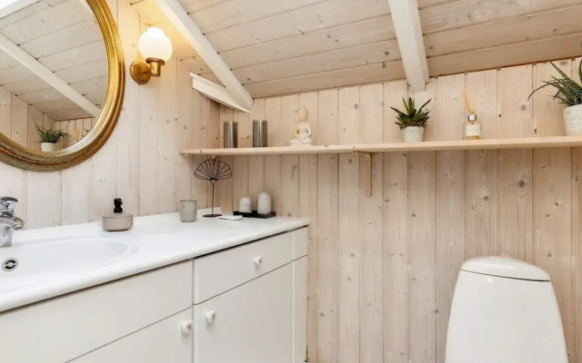 6 Person Holiday Home in Vaeggerlose