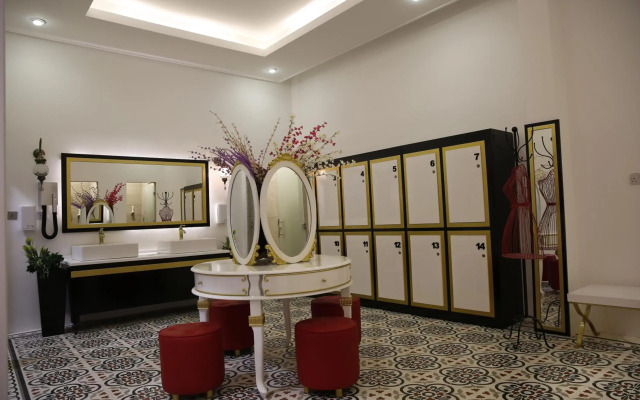 Adams Hotel