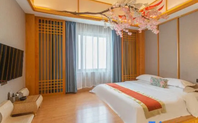 Yueyanglou • Huaman Hotel (Food Street Nanhu Peninsula Branch)