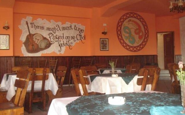 Irish Rover Hotel