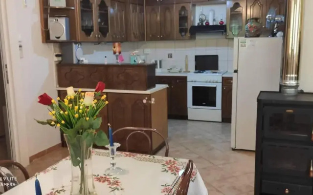 Aggelikh House