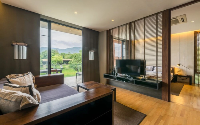 Atta 2-bd Suite OR Pool Penthouse
