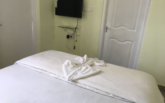 OYO 7001 StayOut Parth Inn
