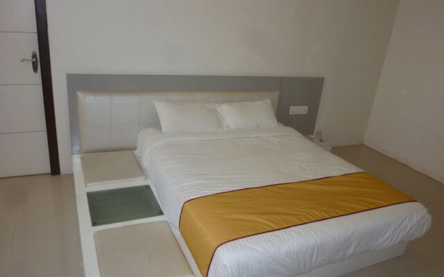Hotel Aura