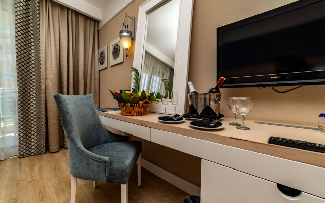 Seamelia Beach Resort Hotel & Spa