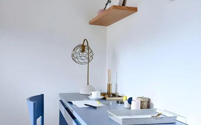 base SUHE Serviced Apartment