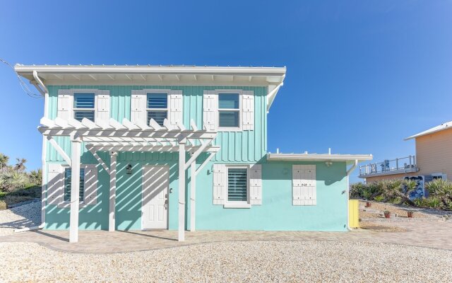 Romantic Beach House by Vtrips