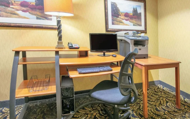 Holiday Inn Express Tulsa (Central)
