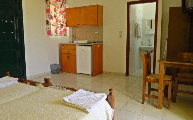 Debby Hotel Apartments